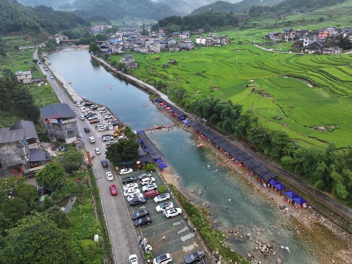 —中国暑期经济“热”力四射人气旺 文旅热 消费兴—(图9)